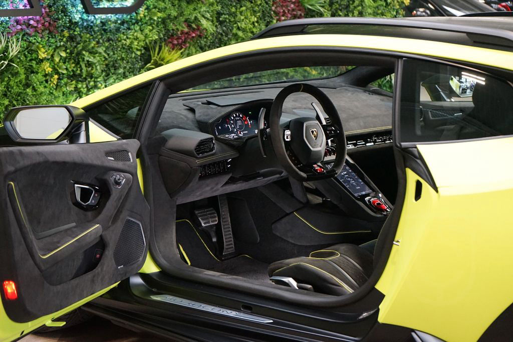 Lamborghini Huracán Sterrato*Ad-PERS*63*MATT*300.826€ NETTO