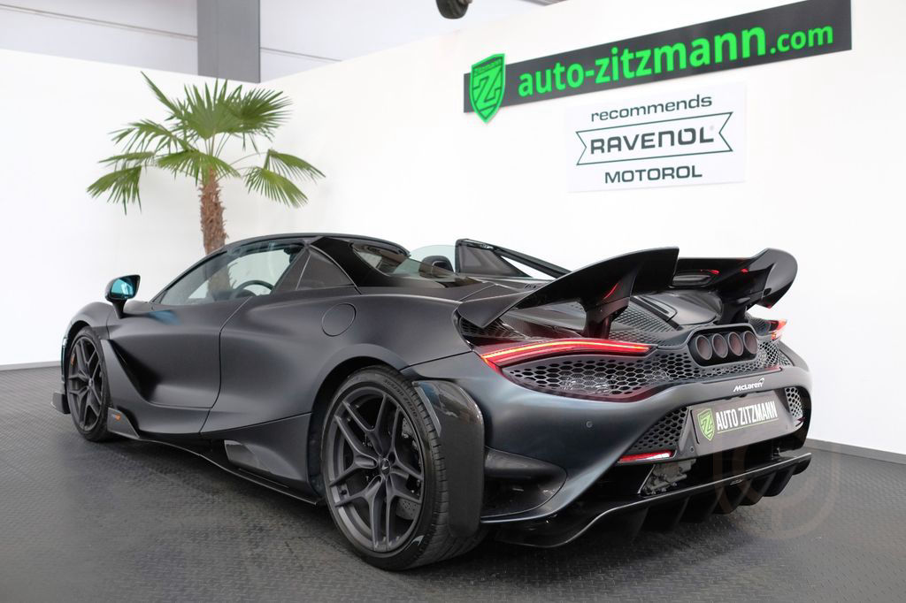 McLaren 765LT Spider/CARBON/LIFT/B&W/ROOF ELECT/TITANIUM