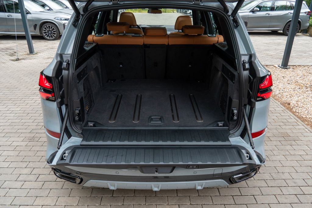 BMW X5 30d M SPORT.DR.ASS.PANORAMA.LUFTFE.H/K.360°