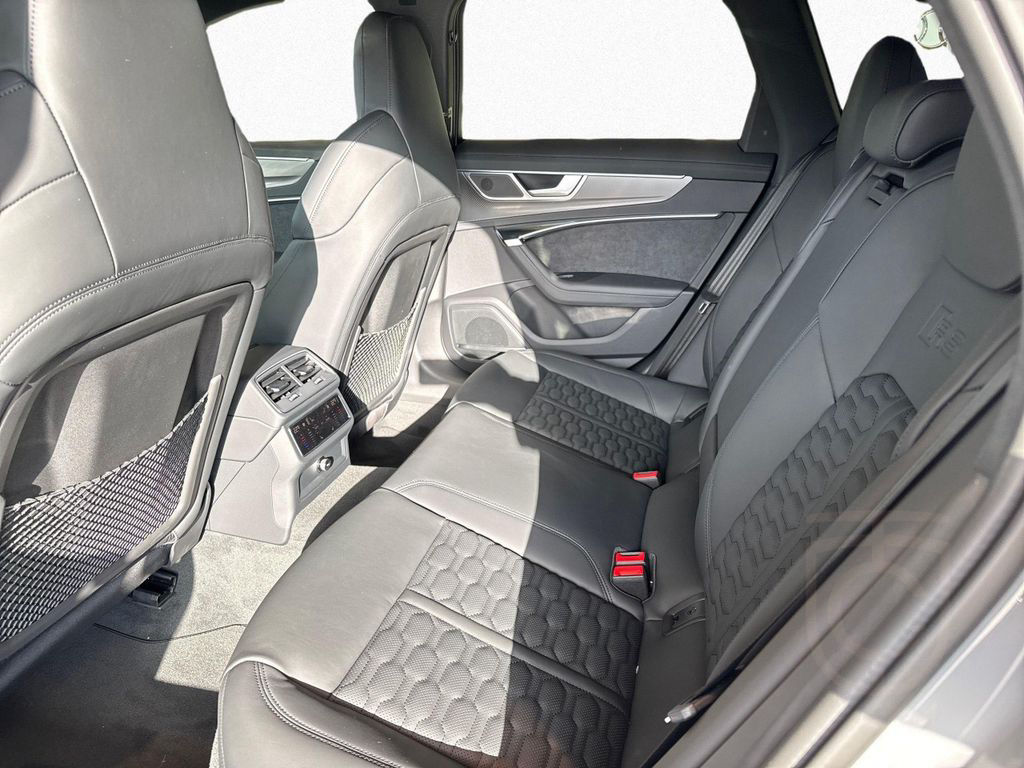 Audi RS6 Avant 600 PS tiptronic MATRIX/PANO/HEAD-UP