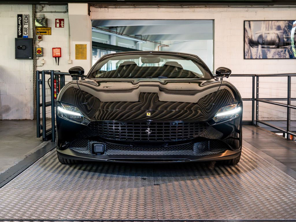 Ferrari Roma Spider 360° CARBON BEIFAHRERDISPLAY