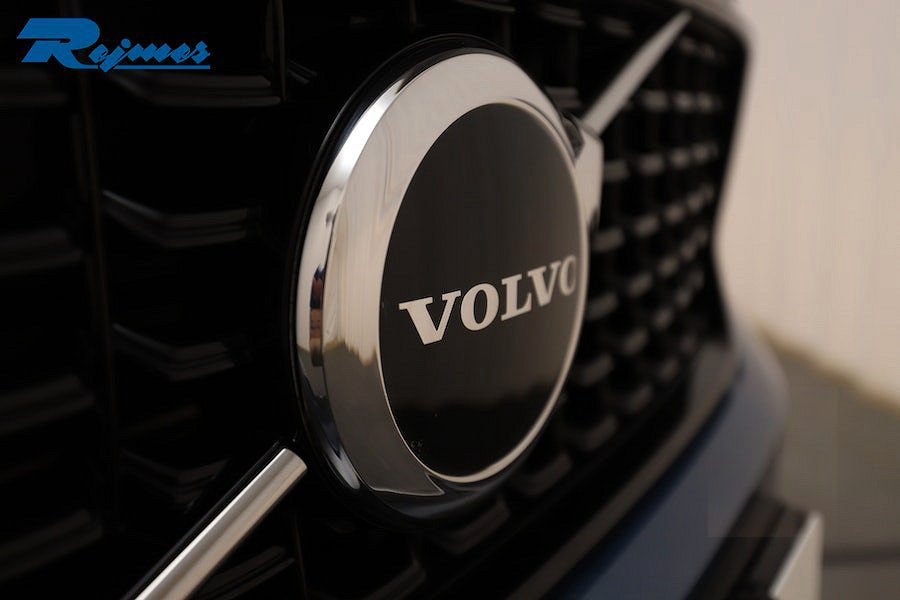 Volvo XC40 Recharge T4 Plus Dark