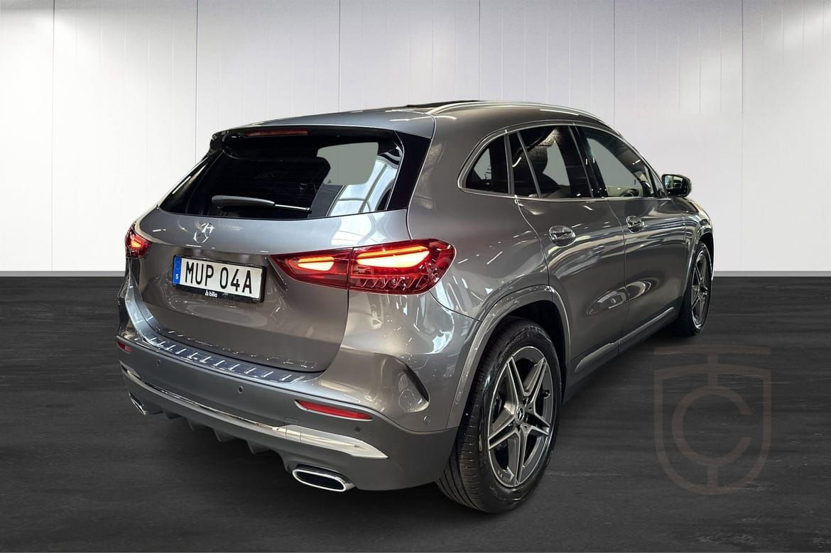 Mercedes-Benz GLA 200 AMG Panorama 360° Distronic