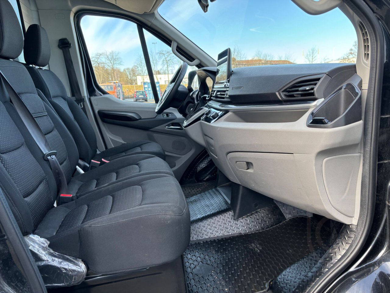 Maxus E-Deliver 9
