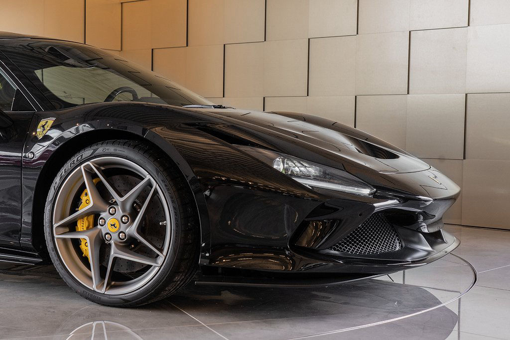 Ferrari F8 Tributo / Svensksåld / Kolfiberstolar / OBS SPEC! /