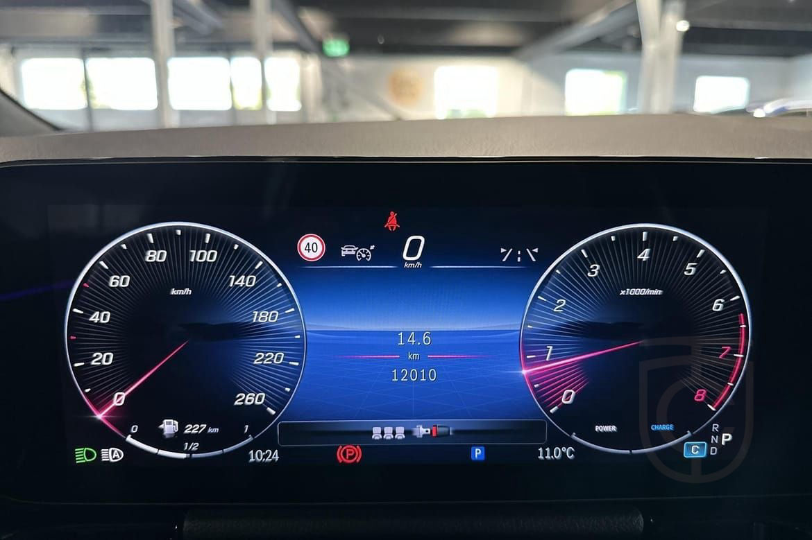 Mercedes-Benz GLA 200 AMG Panorama 360° Distronic