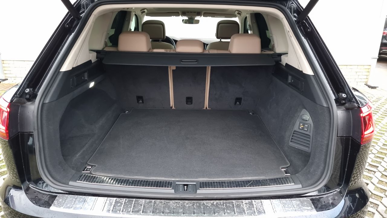 Volkswagen Touareg 4.0 V8
