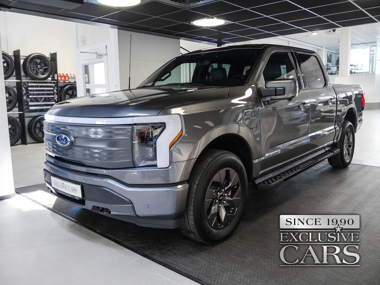 Ford F-150 F150 Lightning Lariat Standard Range