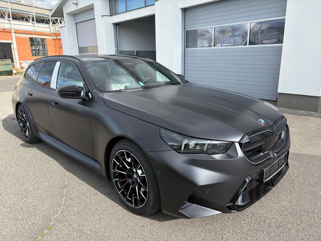 BMW M5 Plug-In Hybrid xDrive A