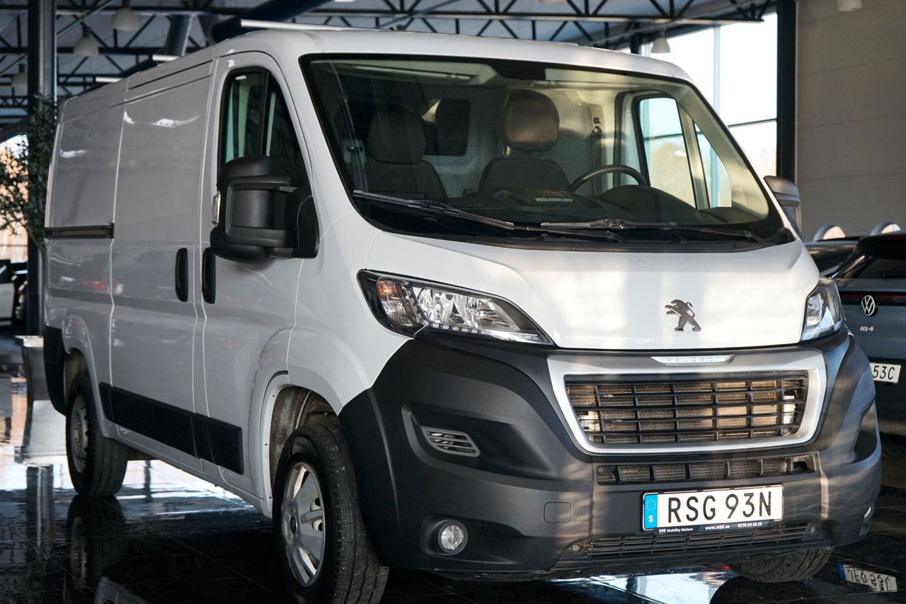 Peugeot Boxer Van 335 2.2 BlueHDi