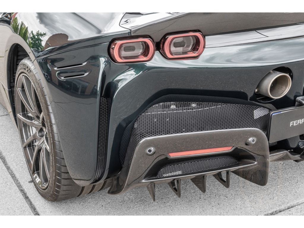 Ferrari SF90 Spider *Assetto Fiorano*Carbon*LED*Daytona*