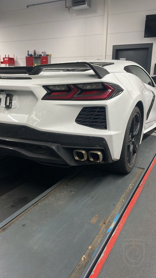 Chevrolet Corvette C8 LAUNCH EDITION EV BYTE