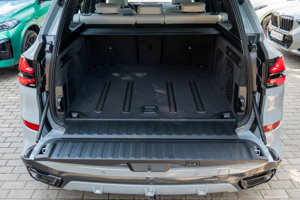 BMW X5 30d M SPORT.DR.ASS.PANO.LUFTF.H/K.360.AHK.22"