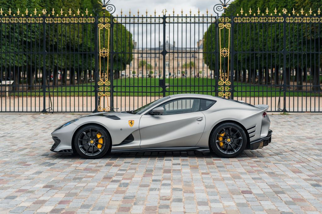 Ferrari 812 Competizione - Atelier, huge spec, 890 kms