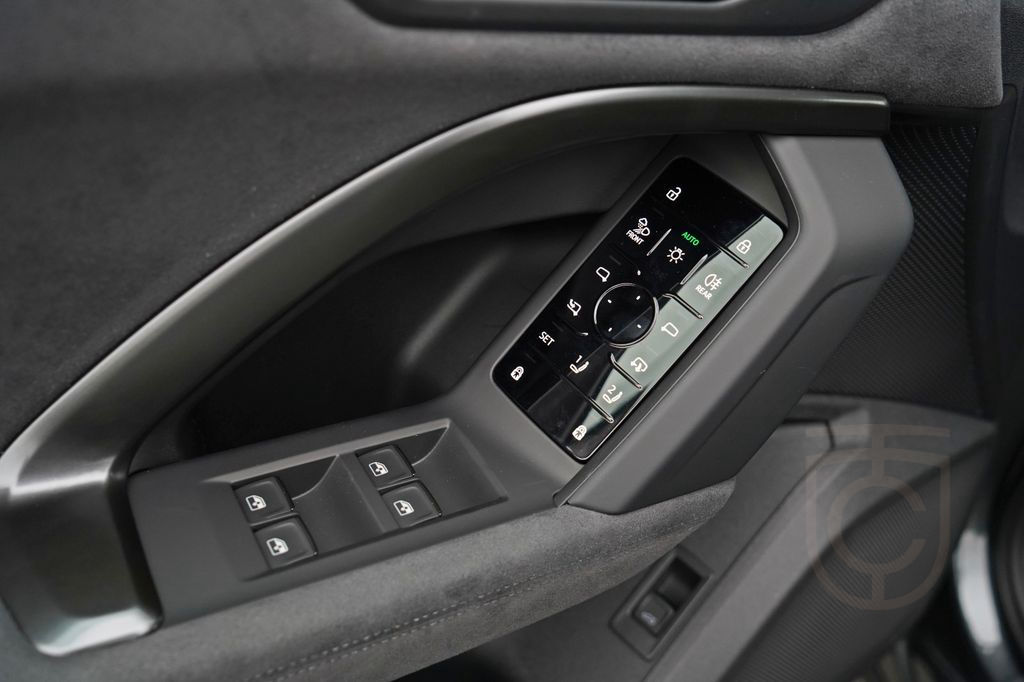 Audi SQ5 PANO LUFTFEDER TECH PRO MMI PRO STD.HZG AHK