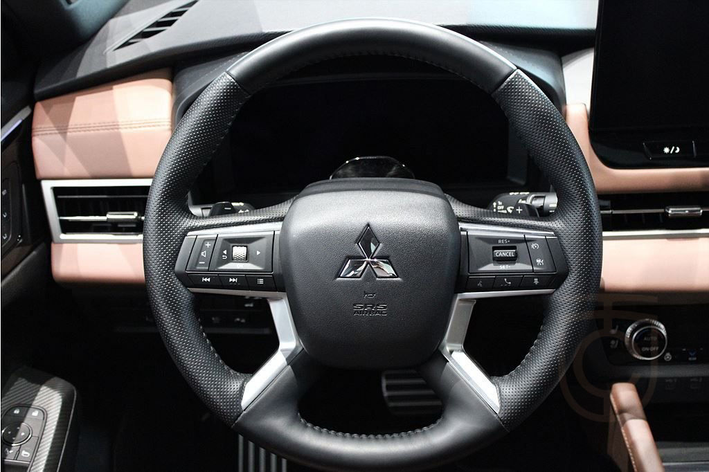 Mitsubishi Outlander Instyle PHEV Automat 4WD