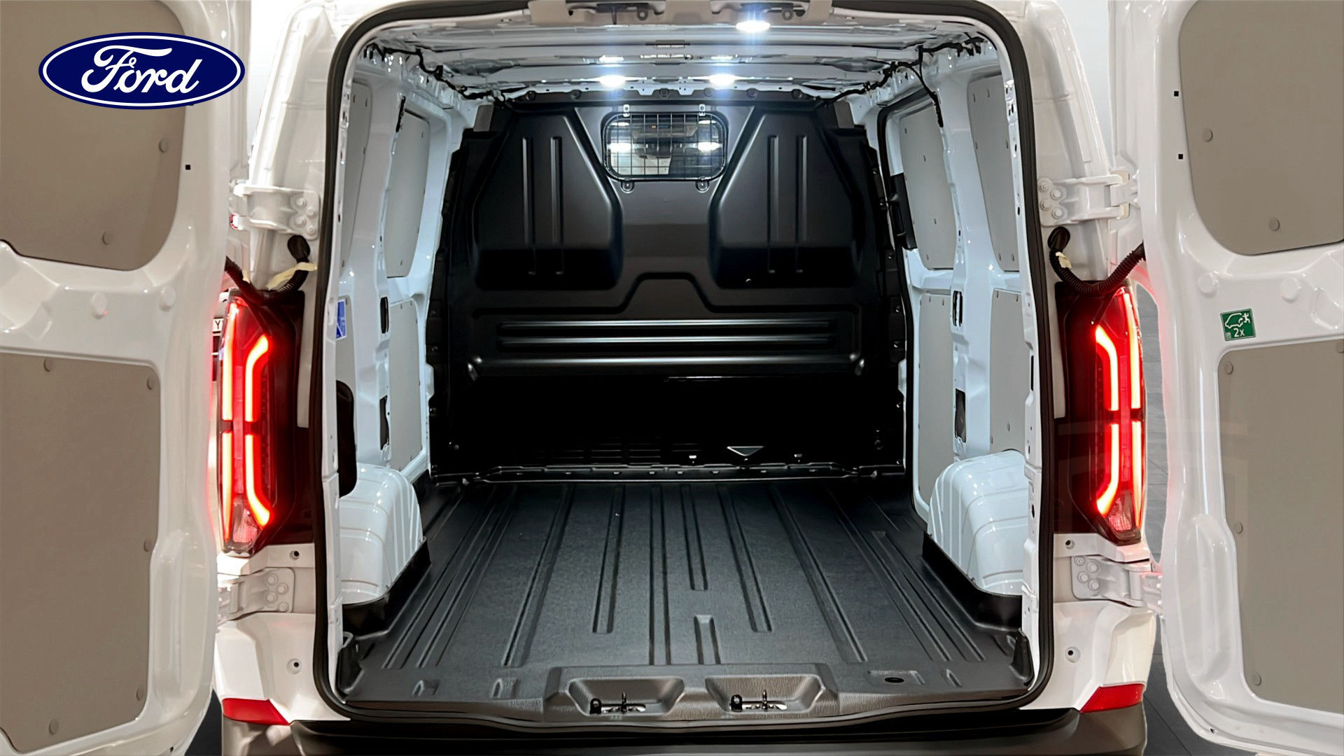 Ford E-Transit Custom 320