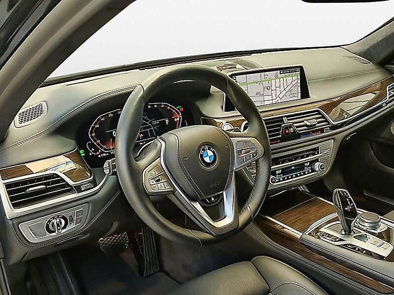 BMW 750Li xDrive Limousine