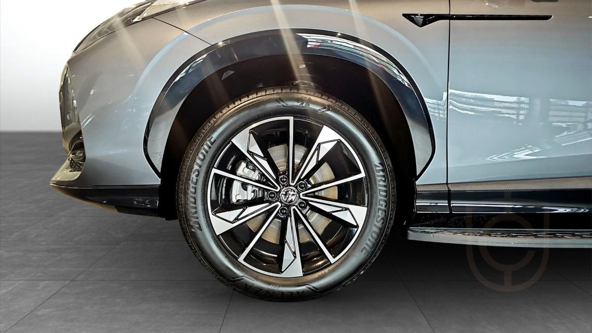 MG HS HS LUXURY PLUG-IN HYBRID 100 KM