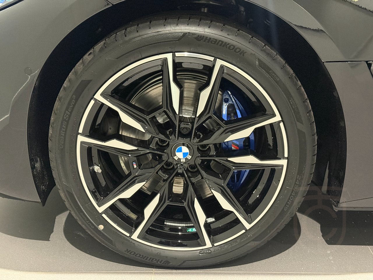BMW i4 M60 xDrive Fully Charged Innovation