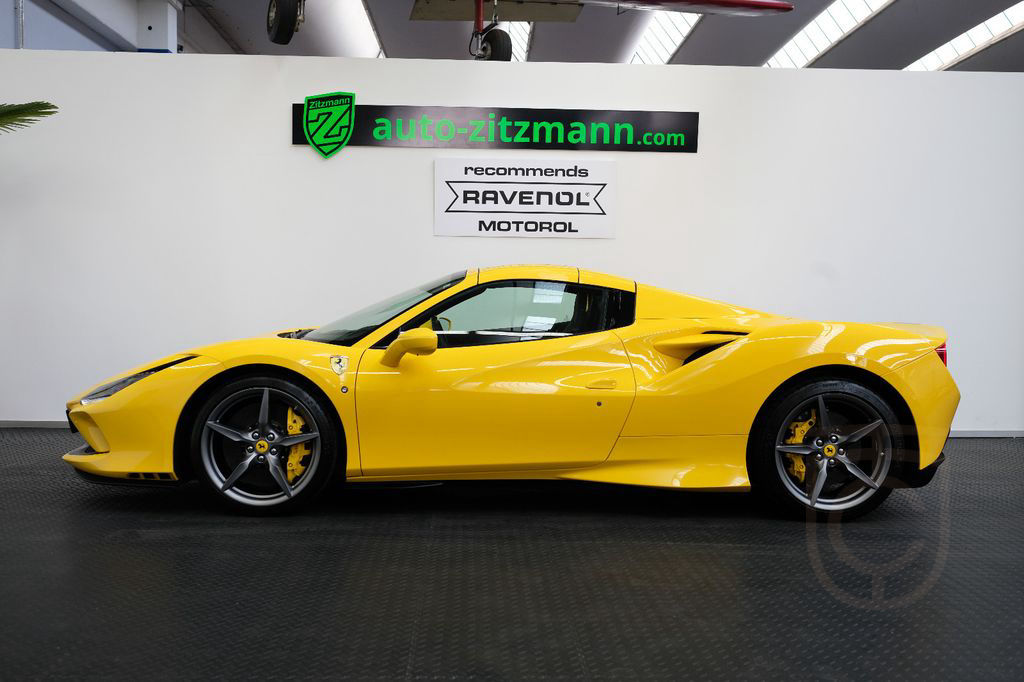 Ferrari F8 Spider/CARBON/LIFT/PASS.DISPL/RACINGSEATS/JBL