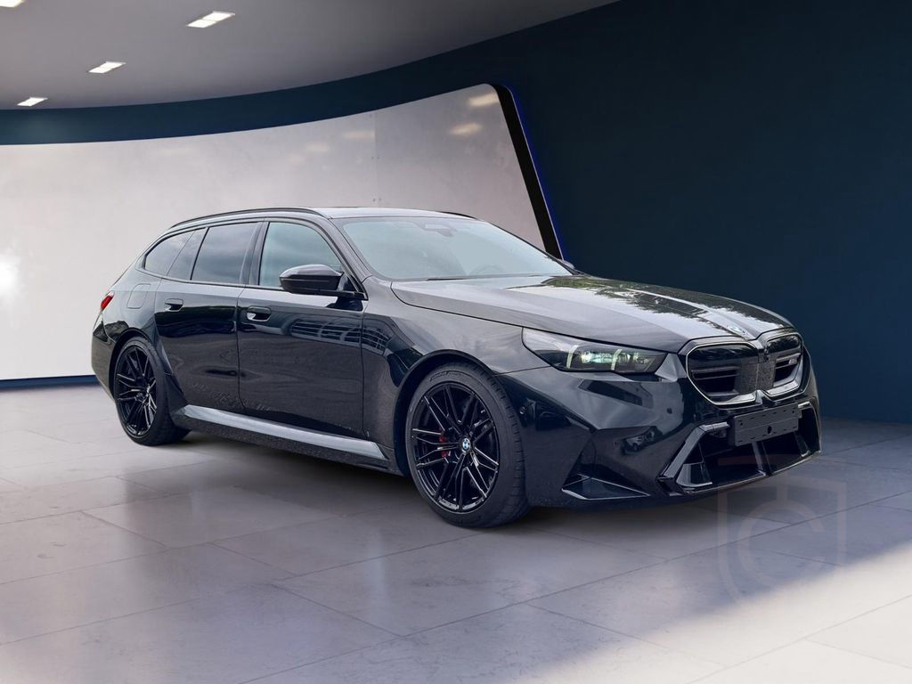 BMW M5 Touring DrivAssistPro Compound ParkPro FFC