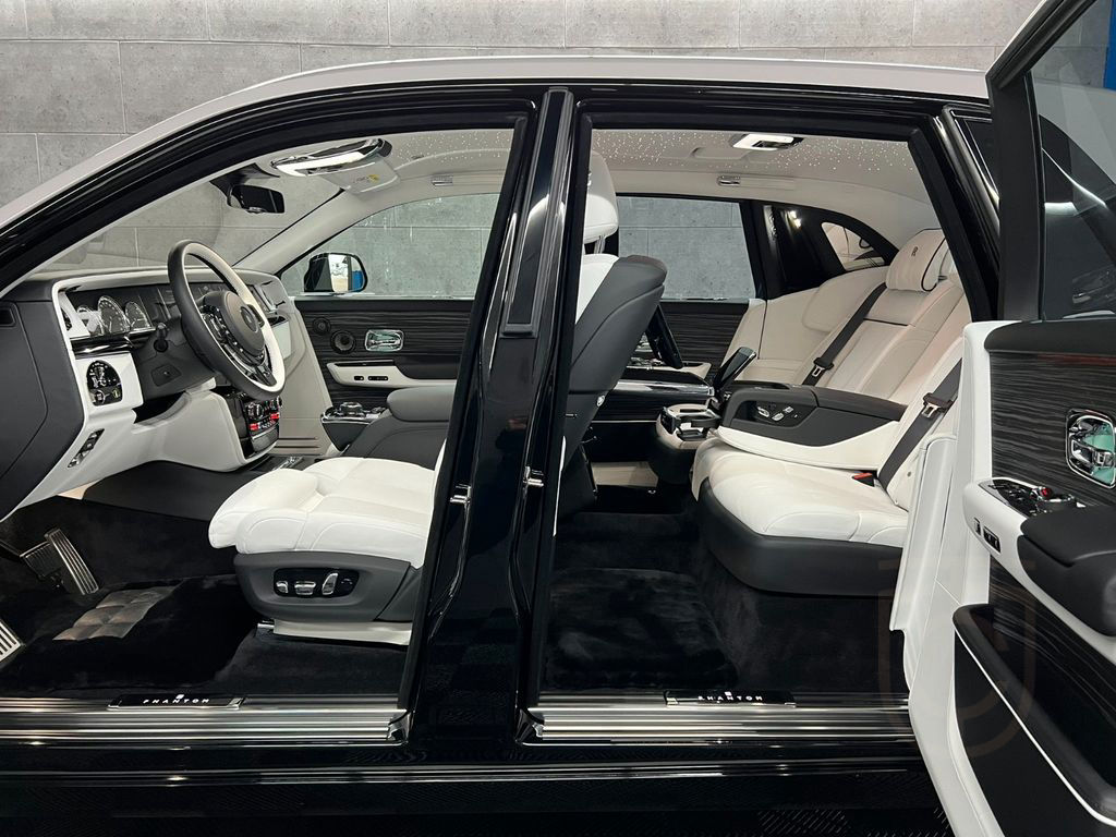 Rolls-Royce Phantom SWB Extended Two-Tone FULL