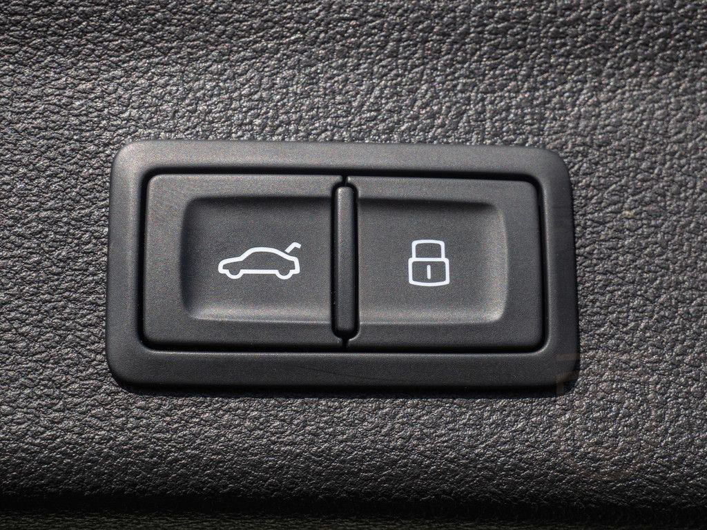 Audi S6 Avant TDI quattro MATRIX NAVI AHK B&O STANDHZ