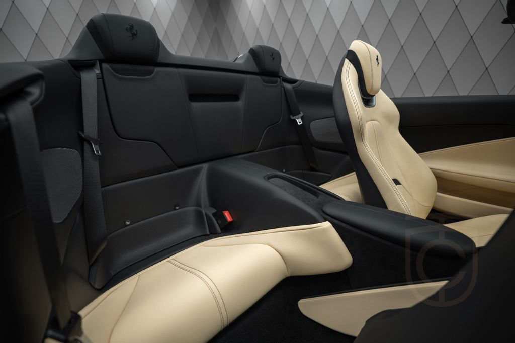 Ferrari Roma Spider 2025 GREY/BEIGE XLED CAMERA