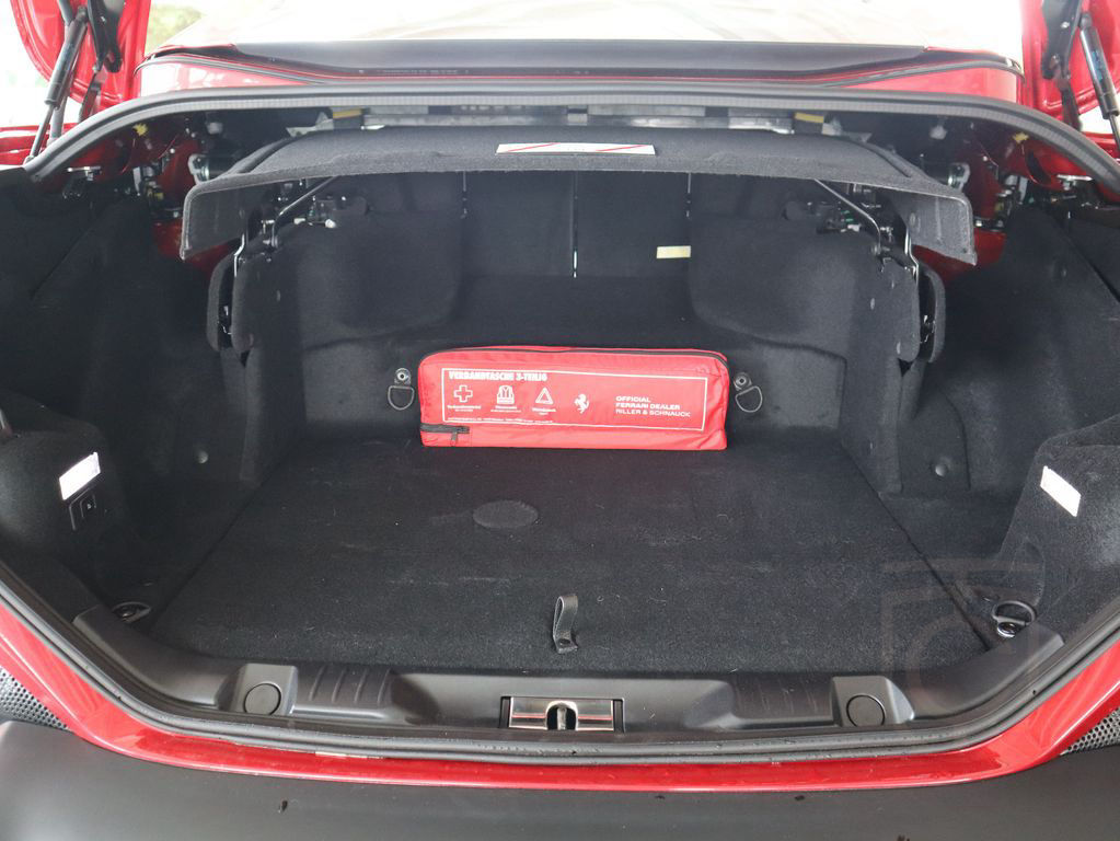 Ferrari Portofino M 3.9T V8 Rosso/Cavallino/Scuderia/20"