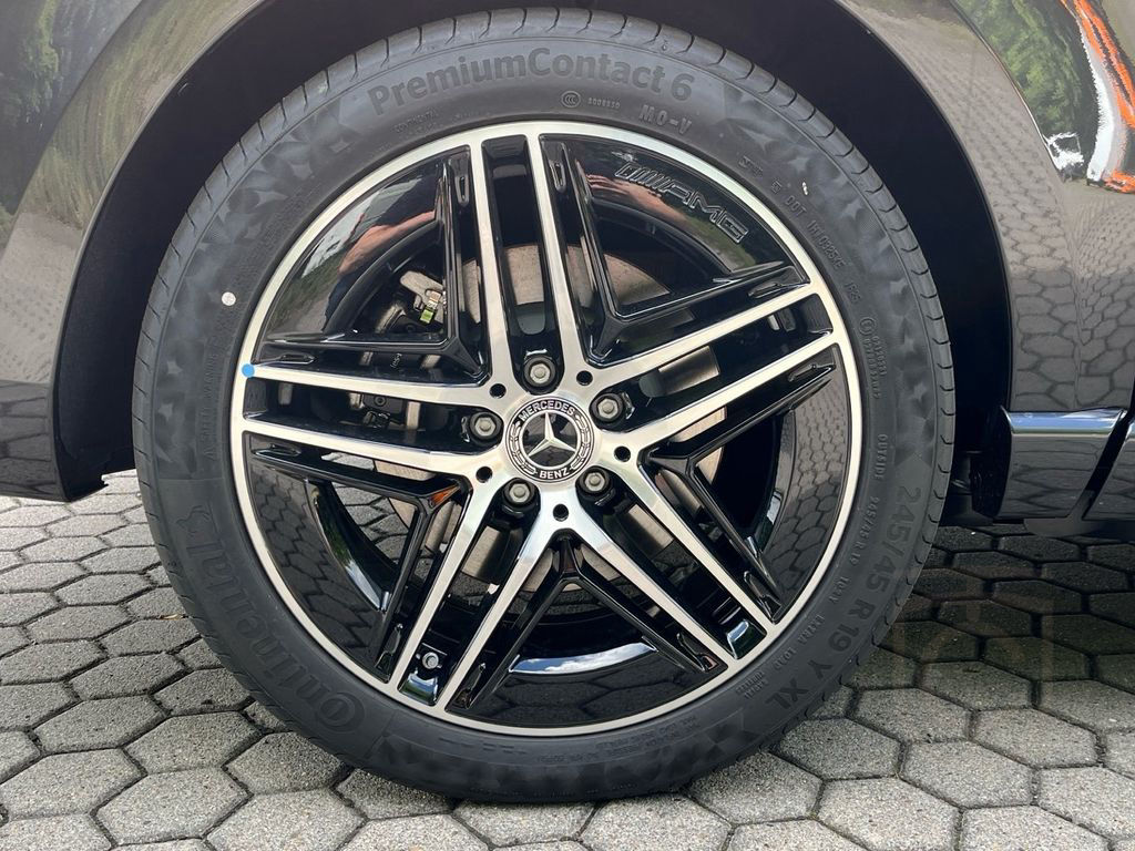 Mercedes-Benz V 300 d Avantgarde 4x4 lang AMG AIRMATIC Pano 9G