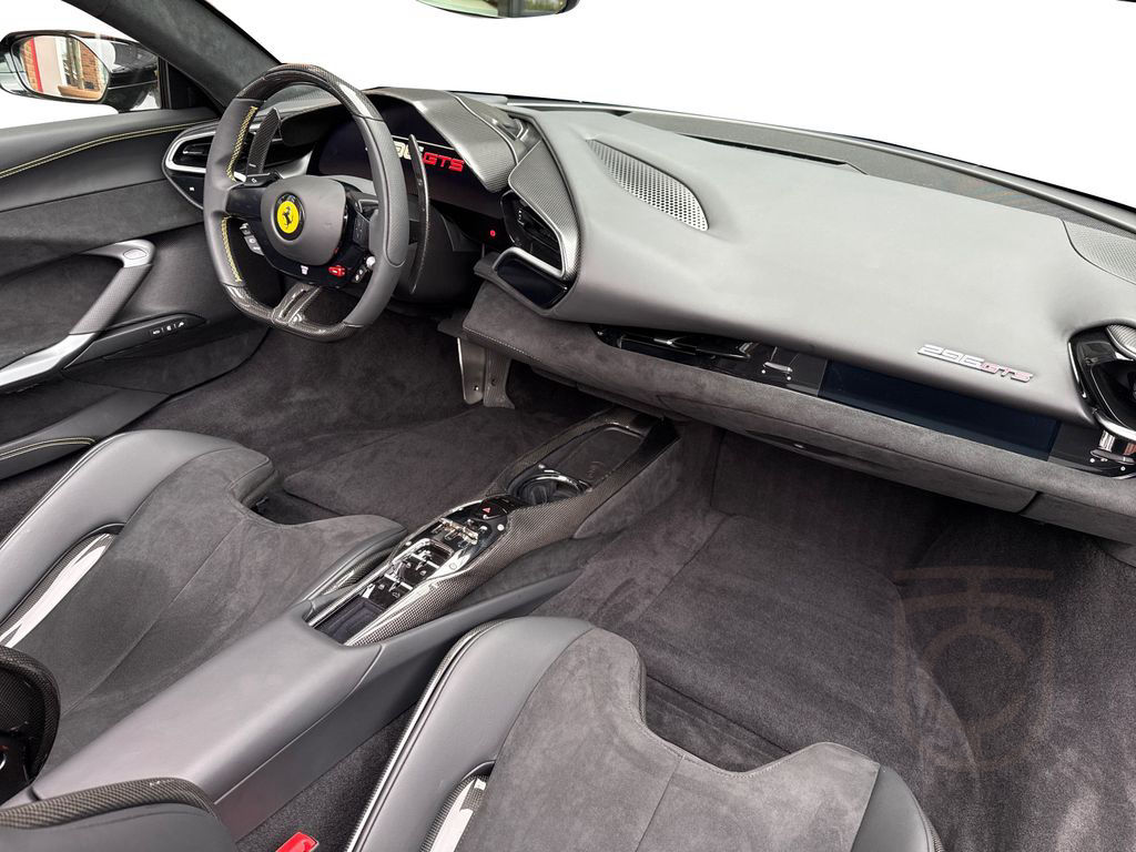 Ferrari 296 GTS 50.000€ an Optionals