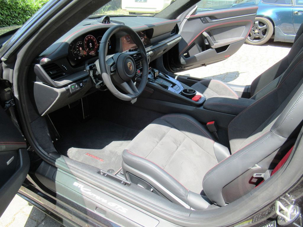 Porsche 992.2 GTS coupe aerokit