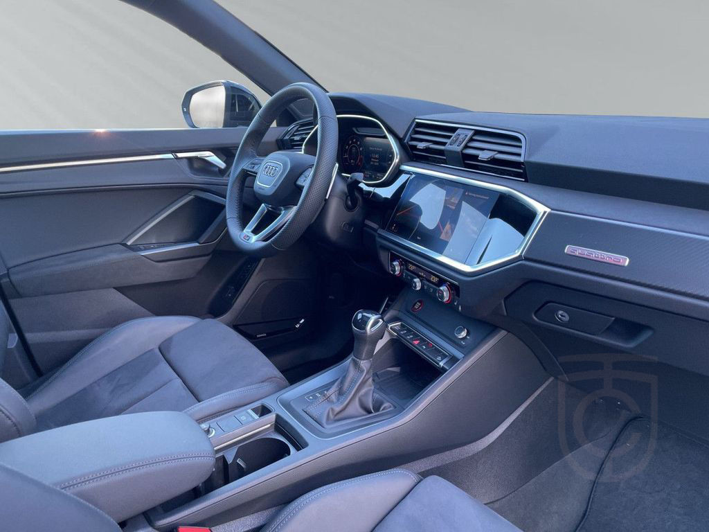 Audi RS Q3 Sportback quattro S tronic MATRIX AHK
