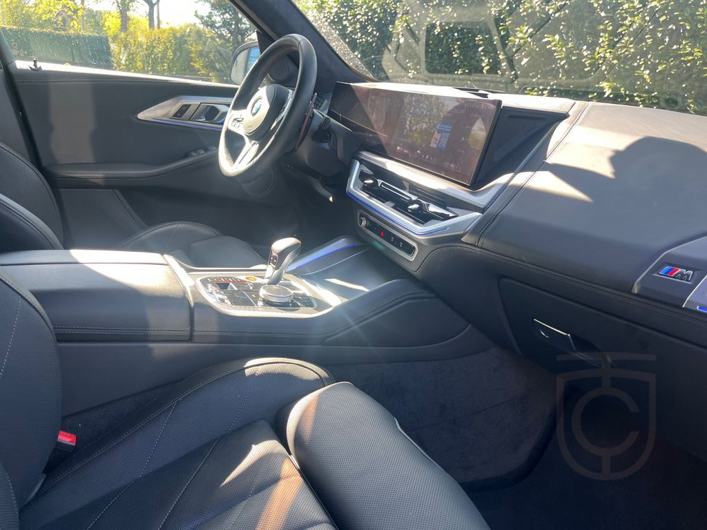 BMW XM Baureihe XM 50 e 23 Zoll Shadowl Sportabgas