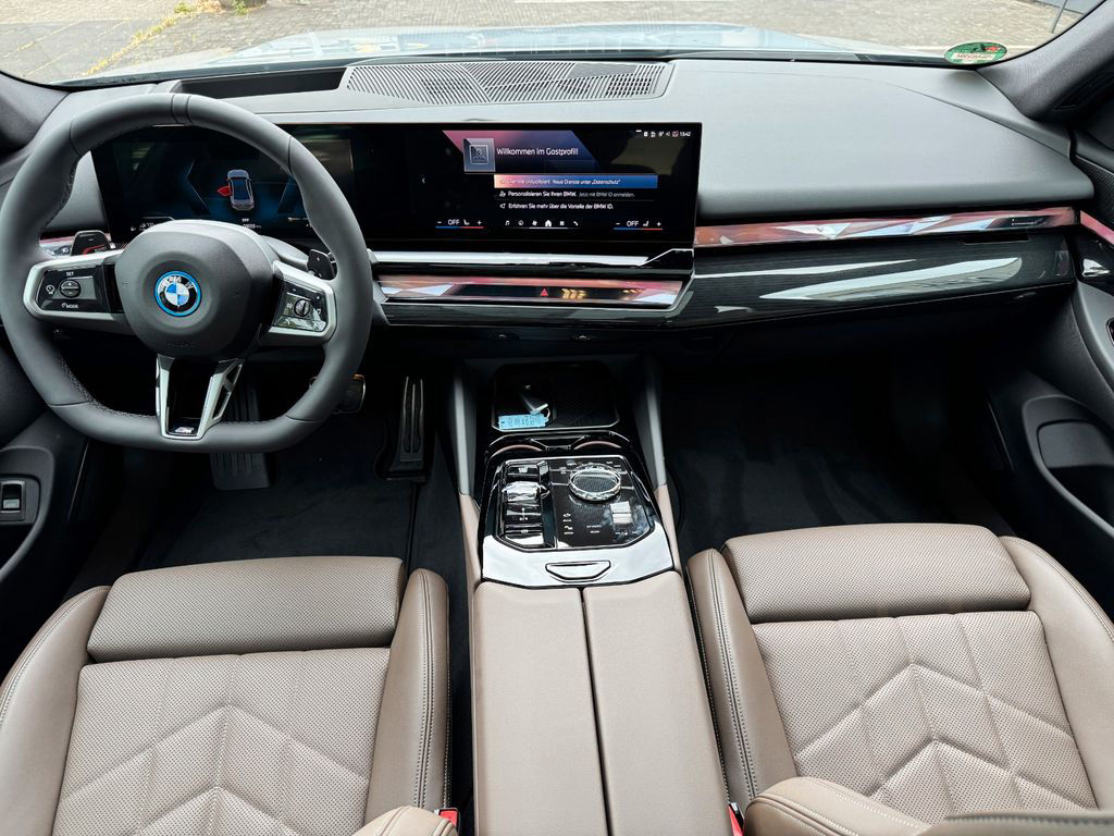 BMW 530 e M Sportpaket Pro/Pano/360°K/20 Zoll