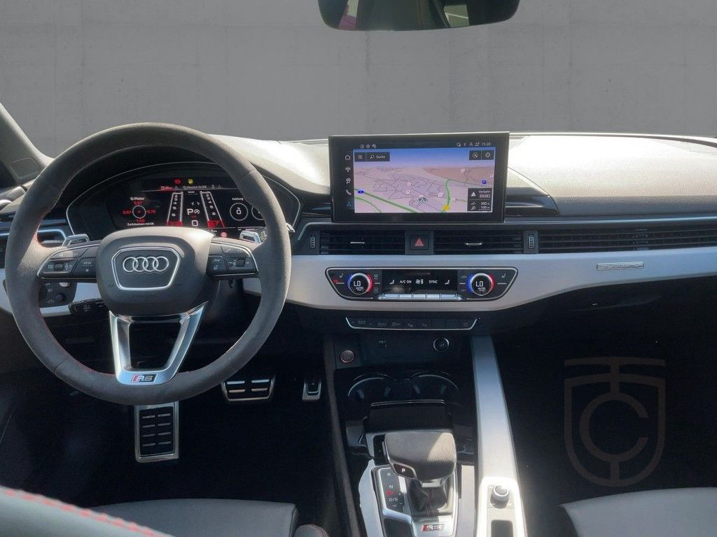 Audi RS4 Avant TFSI MATRIX+NAVI+HuD+B&O+ACC+PANO+20"