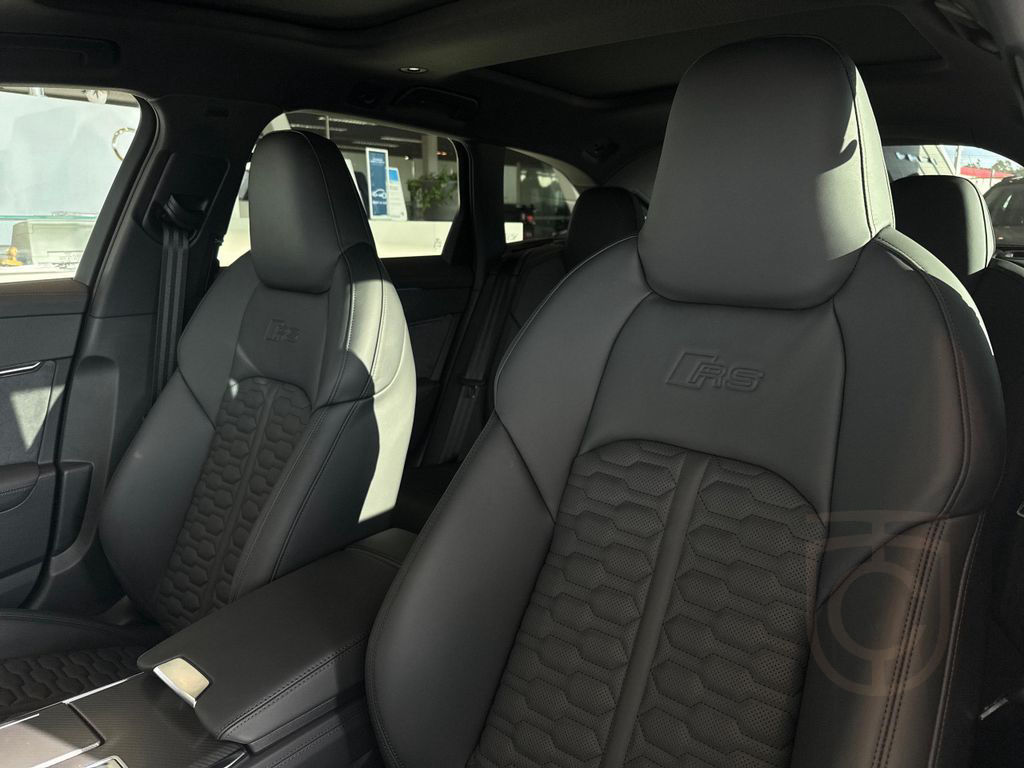 Audi RS6 Avant 600 PS tiptronic MATRIX/PANO/HEAD-UP
