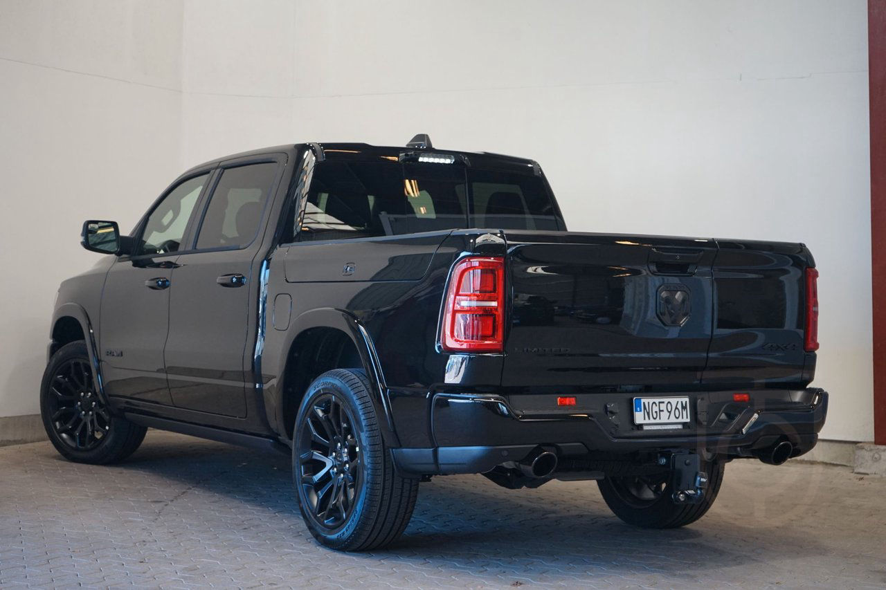 RAM 1500 Limited Night Rambox Hurricane