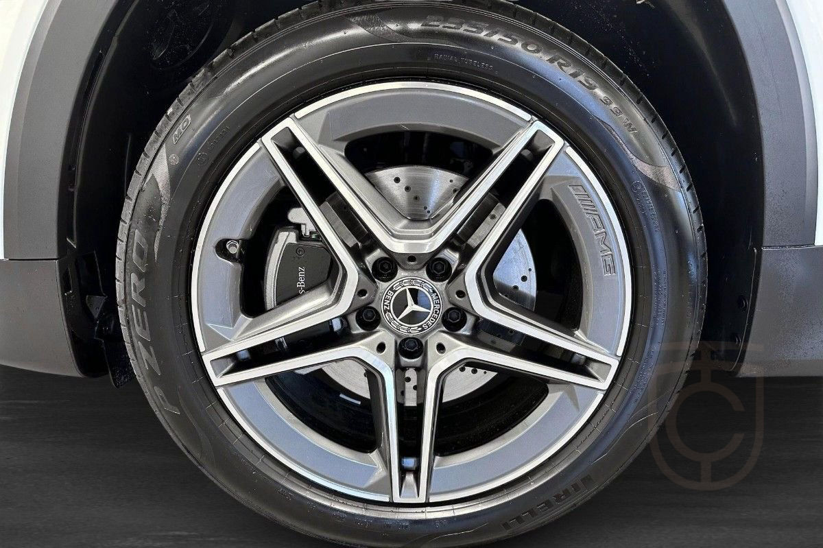 Mercedes-Benz GLB 200