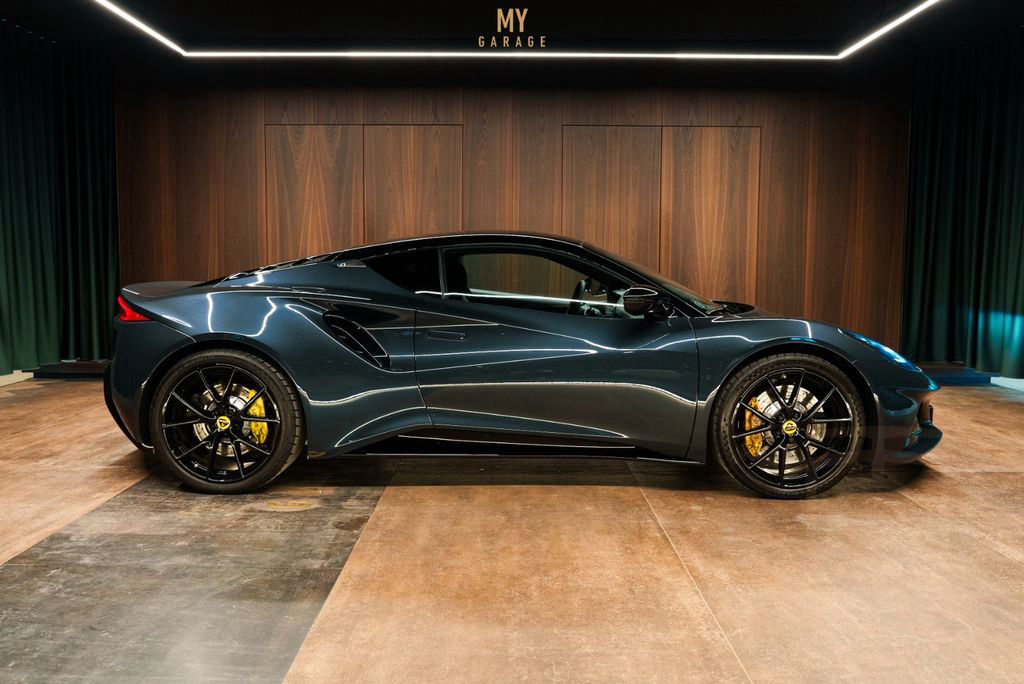 Lotus Emira I4 AUT