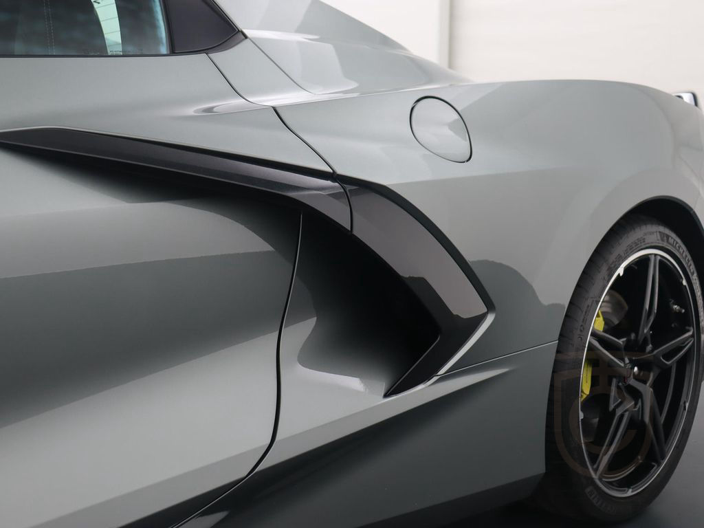 Chevrolet Corvette Stingray C8 convertible 3LT Front lift