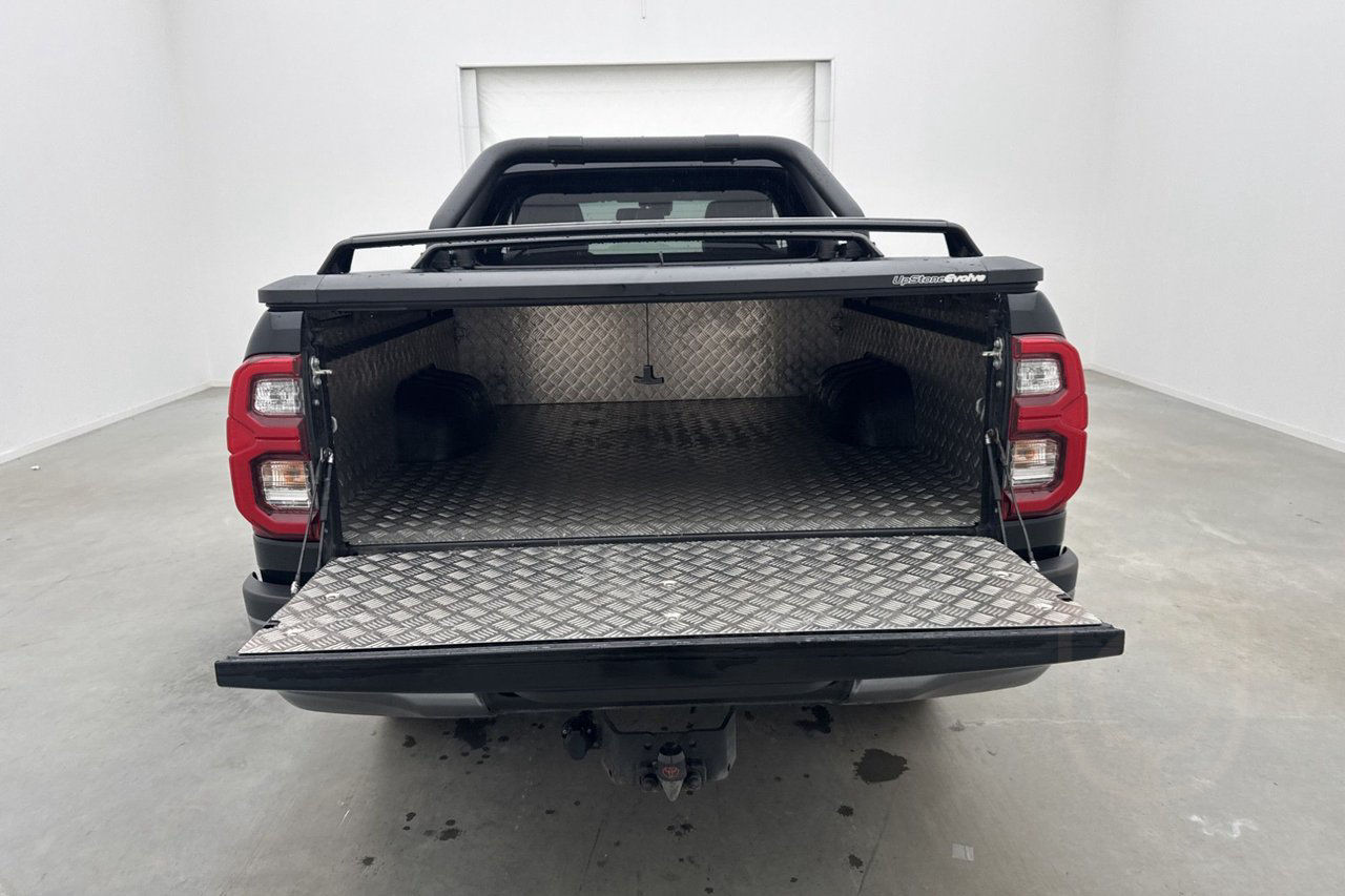 Toyota Hilux Extra Cab Invincible 2.8 4WD