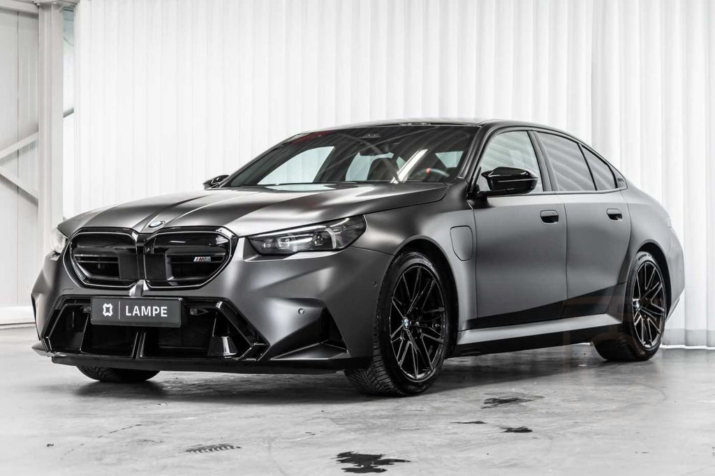 BMW M5 Bowers & Wilkins Panoramadak Head-Up Keyless
