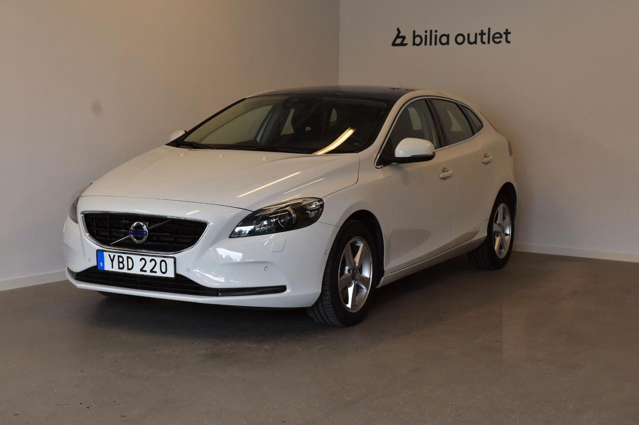 Volvo V40 D3 Momentum Euro 6 150hk VOC/Navi/Panorama