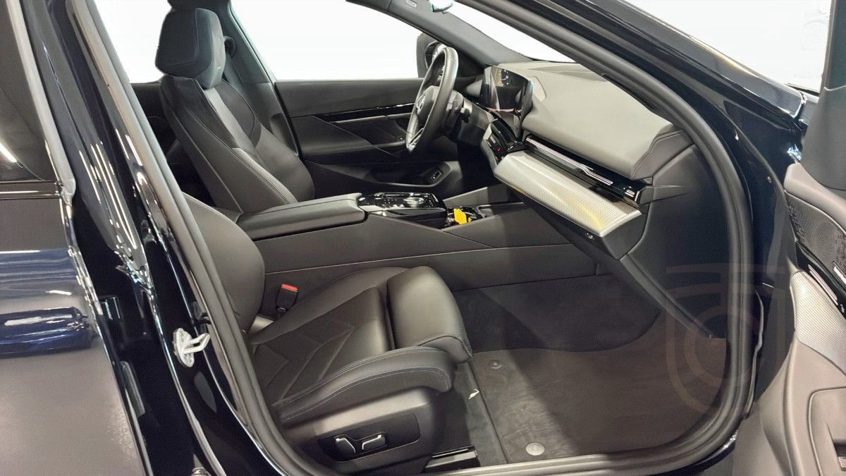 BMW 520 d xDrive M-sport Active launch edt