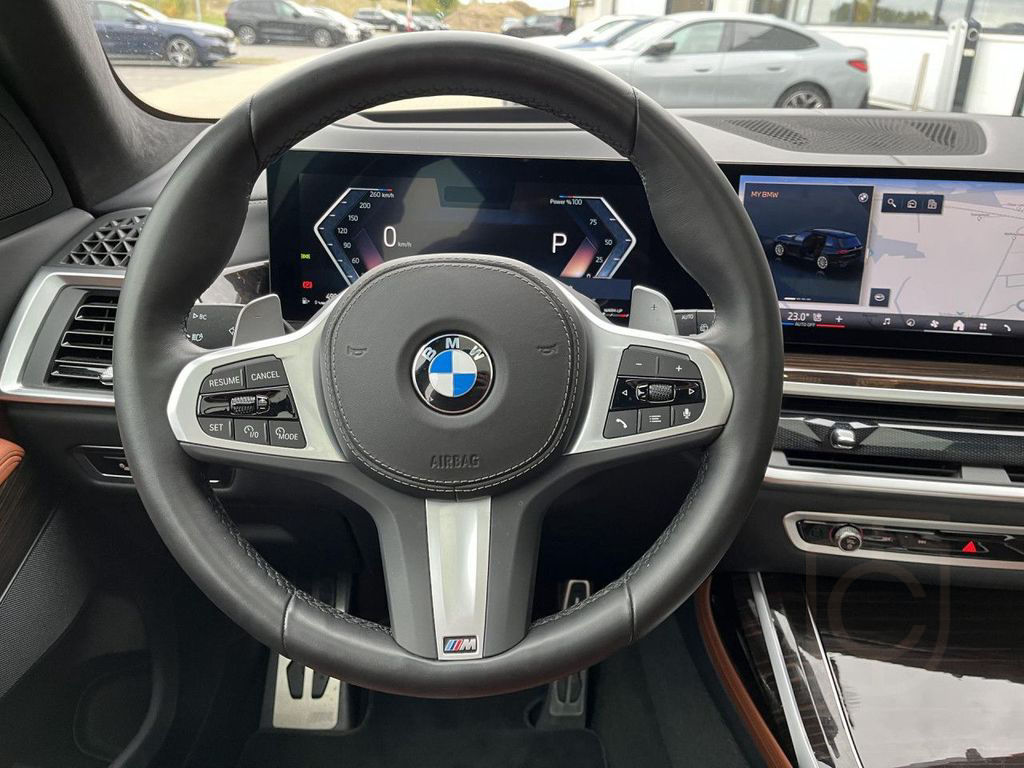 BMW X7 xDrive40i M-Sport AHK Iconic Glow 360°