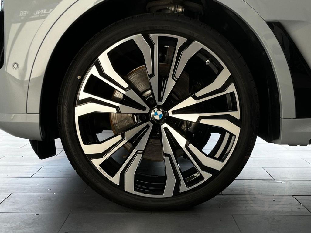 BMW X7 xDrive40d M Sport Kristall Bowers Massage 23"