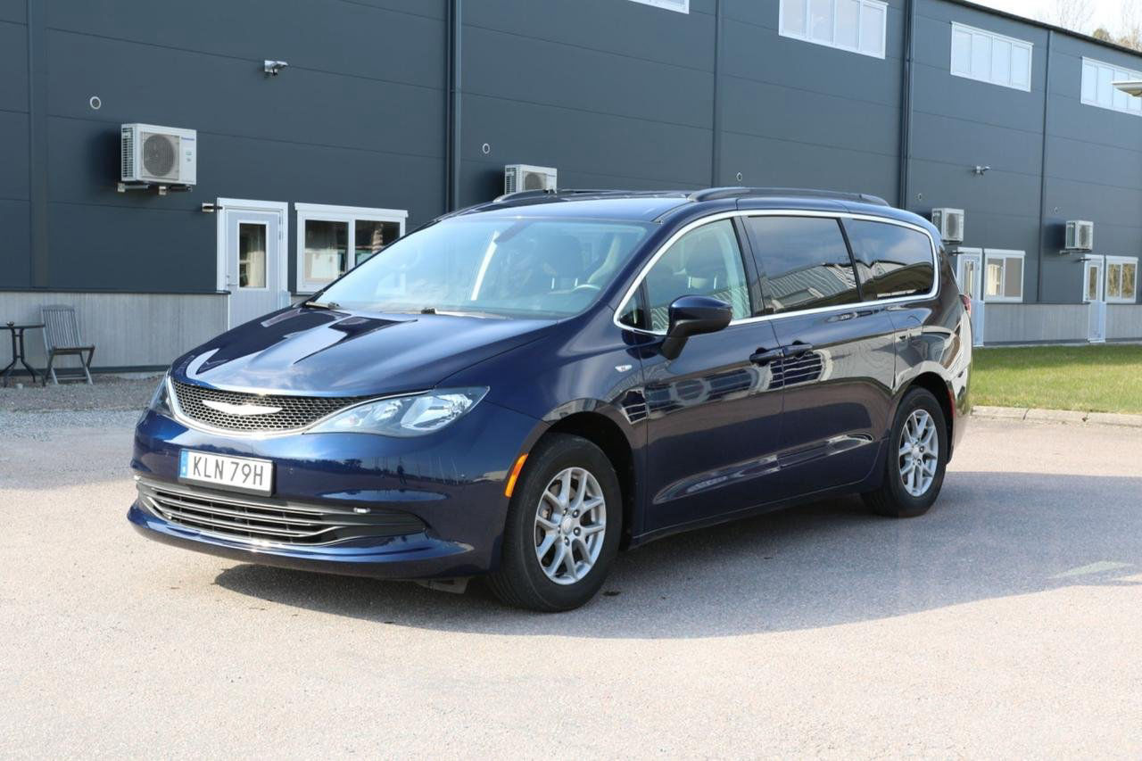 Chrysler Pacifica 3.6 V6 Flex Fuel Automat 7-sits 287hk LÅGM