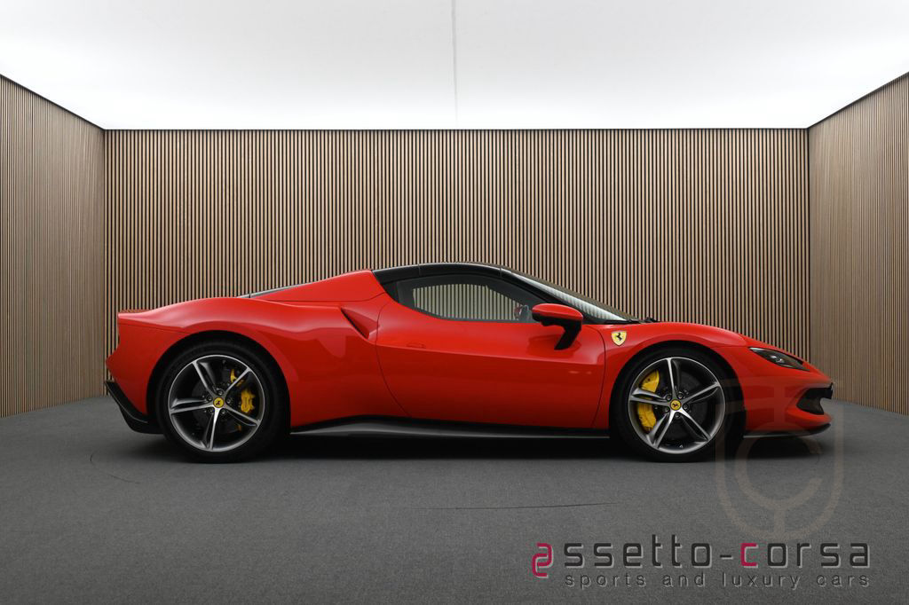 Ferrari 296 GTS*Carbon*Lift*Racing Seats*Neuwertig